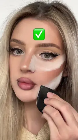 Emphasize face contour with powder: ❌ and ✅ Using @perfectdiary_usa loose powder ✨❤️  #doanddont #powder #loosepowder #pdpartner #makeuphacks #beforeafter #viral #pdpartner #ad #wspolpraca #hacks #powderpuff 
