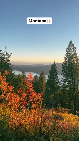 It seems we are getting a little more fall this year. #montana #travel #mountain 