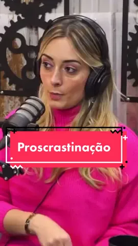 Procrastinação é fácil de vencer! Assista o episódio completo do Entrando na Mente Podcast com @Nathalie Gudayol no YouTube #neuropsicología #neurociencia #procrastinação 