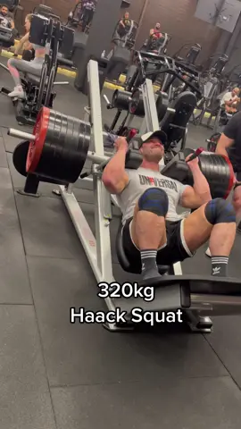 Solid 10 full reps 320kg Haack Squat. Thanks god. #gym #motivation #legs #haack #haacksquat #nautilus #ironbergct #workout #legday #quads #powerbuilder #bodybuilder #powerliting #lightweight 