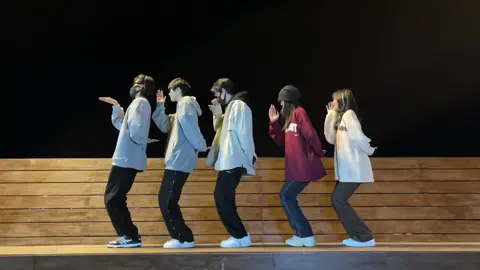 Lol..🤣🤣🤣#crazyfriends #foryoupage #fypシ #foryou #seoulsouthkorea방탄소 #southkorea🇰🇷 #koreanboy #funnydance #viralvideo #koreanboys🇰🇷 #funnyvideos 