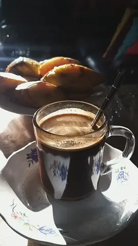 Hm, musik Tarlingan emang paling cocok buat nemenin ngopi 😌😁👉☕☕💃🕺💃🕺#kopipahitku219💞 #kopigapakegula #tarling 
