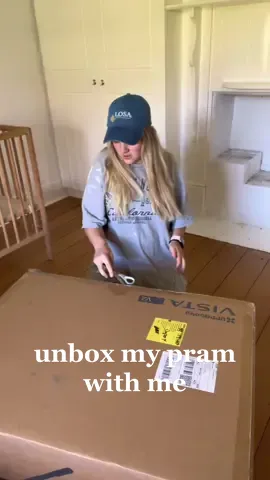 Unbox my pram with me!! I went with the Uppababy Vista V2 🥰 #uppababy #uppababyvistav2 #uppababyvista #pram #stroller #strollers #babyitems #babymusthaves #mumtobe #firstbaby #pregnancy 