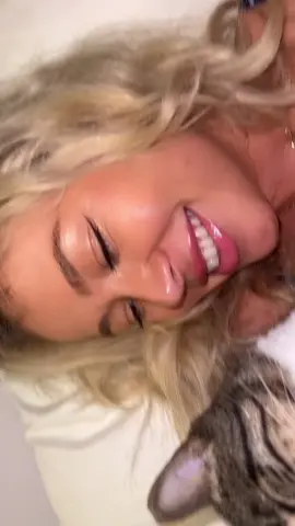 WHY YO’ EYES LIKE DAT?? #cat #catsoftiktok #vibes 