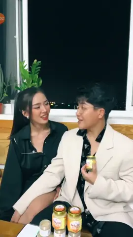 khi Bìn hát và khi zk hát 😅🥲 cùng 1bai nhưng nk lạ lắm 😅 giọng cj Tri hay quá đúng hok mn có chơi có chịu phiên bản     #duongtutri 