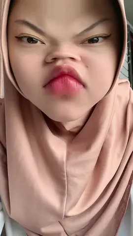 hijab by @SARALIAHIJAB enakeun coi