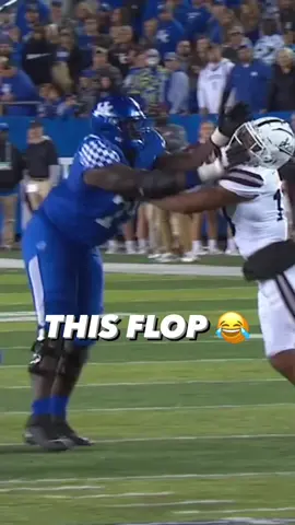 NO WAY 😭😂 @collegegameday #CollegeFootball 