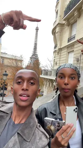 i touched it!!! #eiffeltower #iloveparis #parisplsadoptme #immovinglegittmrw #ilovethiscity #somali #eastafrican 