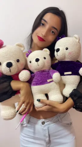 Em um passe de mágica… 🪄 | linhas @circuloprodutos: veludo molhado, amigurumi pelúcia e barroco | #fy #foryou #foryoupage #croche #amigurumi #ursos #cute 