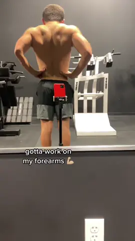 definitely not edited at all. #fyp #edited #workout #GymTok #funny 