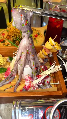 Quán lẩu dân chơi mở đến 5h sáng lại có đì chây xập sàn lun nè, sắp 20-10 rùiii. Địa chỉ 16 Trần Nhật Duật nha📍 #AnCungTikTok #ReviewAnNgon 