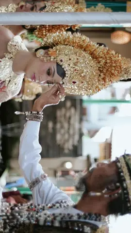 #CapCut  #weddingmemories #latepost #ngantenbali #nganten #DidYouYawn #weddingceremony #balineseweddingceremony #fypシ #xyabca #menikah #menikahdengansahabat #balineseculture #viralditiktok #balinese 