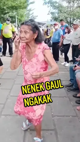#ngakakkocakvideo😂😂😂 #nenek ga mu kalah pengen#joged #cumanhiburan 