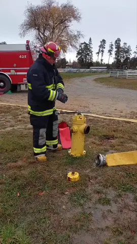 Establishing water supply from a hydrant. #training #425engine #hydrants #stortz #highvol #water #pump #operations #firefightersoftiktok 