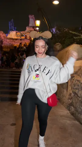 Disney outfits make me so happy. Wish I was at Disneyland right now. #disney #disneyoutfits #disneyland #disneylandoutfit #disneytiktok 