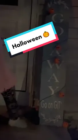 #fyp #eyeroll2hard #foryou #halloween #foryoupage #spooky #DidYouYawn #porchsign #spookyseason #pumpkin #pumpkinseason #andrailina12 