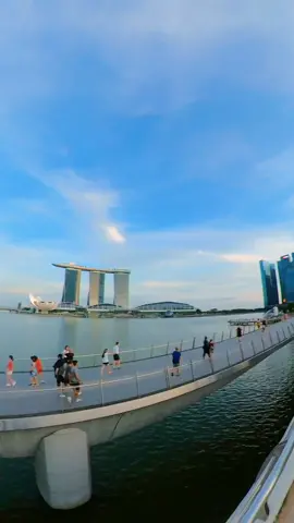 Panoramic views of Marina Bay from Esplanade Bridge   #singapore #esplanade   #sgig #igsg #sp  #esplanade #bridge   #exploresingapore #loves_singapore  #thisissingapore   #visitsingapore #yoursingapore   #singaporelife #marinabaysands   #sg #photography #bestview #sunset #expatlife #travel #travelsingapore #beautifulview    #travelphotography #singaporetrip 