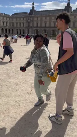 Il fait juste chaud 🤣🥵 #pourtoii #mdr #prank #rire #drole #viral #fypageシ 