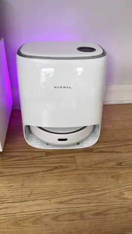My new bestie!! 🤖 @narwalrobot  #Narwalrobot #NarwalFreo #Robotmop #Robotvacuum #mynarwalstyle #narwallife #smarthome #futureliving #smartcleaning #techlife 