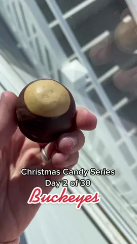I could eat my weight in these. #christmas #christmascandy #christmasdessert #buckeye #buckeyes #recipesoftiktok 