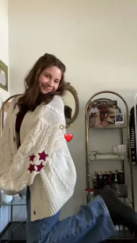 #OOTD #redtv #taylorswift #outfitideas #taylorswiftcardigan #fyp #pinterestaesthetic 