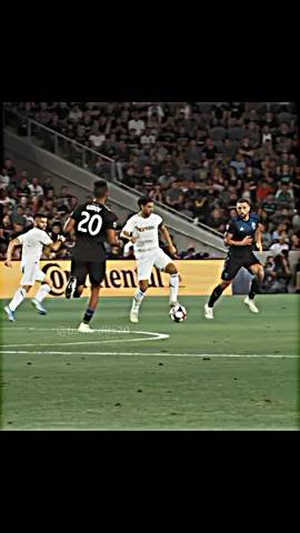 incredible 🤯 #football #skills #foryoupage #viral #fyp #edit 
