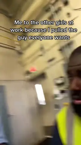 #stitch with @rae.thegreat I’m screaming 😂 this definitely gotta be a joke ! #stitchthis #bffr #alljokes #fyp #trending 