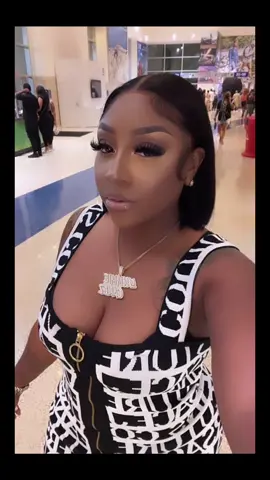 just uploading something just because 🥰💞🖤😜.. #yummiiecakez #fyp #justbecause #hoodpretty #htx #alteregofaces #nightlife #newtotiktok 