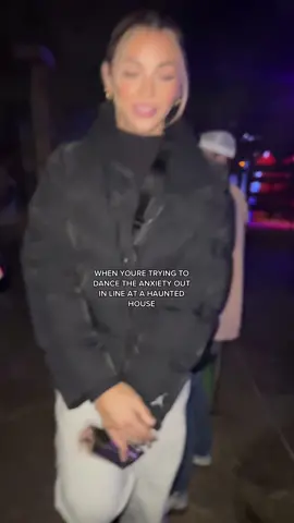 Oh you don't break dance when you're scared??? Same.. sameeee....  🥲😂 #dayinmylife #hauntedhouse #scary #anxiety #dancing 