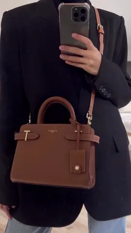 Brown bags >>>  #Letanneur #OOTD #minimalistic  Outfit of the day inspiration  Minimalistic look  Back outfit 