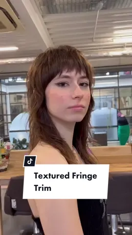 April from @shaglondon point cutting and scaling to achieve textured fringe #fyp #haireducation2022 #hairtok #microtutorial #cuttingtechniques 