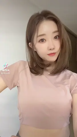 나요즘 운동 열심히해 복근 보여줄게 기달려 #운동하는여자 #대충입고나와 #fyp #하티