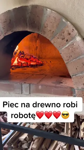 Jak pizza to tylko z pieca opalanego drewnem! 🥰🍕😀 #casadipaoloreda #reda #pizza #onlythebest #pizzaitaliana #Foodie @bilanchik911 