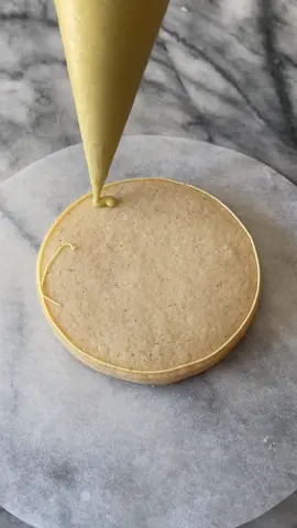 💛⭐️🌼🍋🍯🔆🟡🧈 #cookiedecorating #cookiesoftiktok #cookieart #royalicing #royalicingcookies #cookies #bakersoftiktok #baketok 