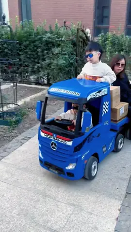 It's still the kids truck can carry more express delivery #gift #kids #electric #forkid #kidscar #kidscar #toycar #toysforkids #carforkids #thekidscars #kidstiktok #kidstruck #truck 
