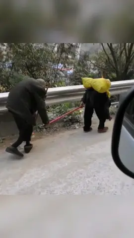 God bless them 😥🙏