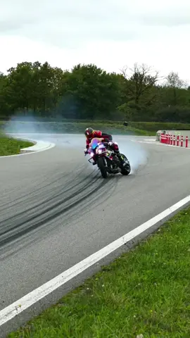 DRIFT POWER 👍👍👍👍  training on VAISONPISTE 💨💨💨💨 SPONSOR: @Broken Head                      COBRAEXHAUST                       Macnaridinggear   driftmoto s1000rr drift m1000rr sbk driftbike driftalex entrainement sur vaison piste best driftmotorcycle  #driftbike #s1000rr #bmwdrift #m1000rr #bikedrift #bikelife #driftalex 