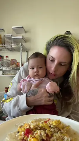 #babiesoftiktok #mommydaughter #family #cookingathometiktoktv #cooking #foodtiktok 