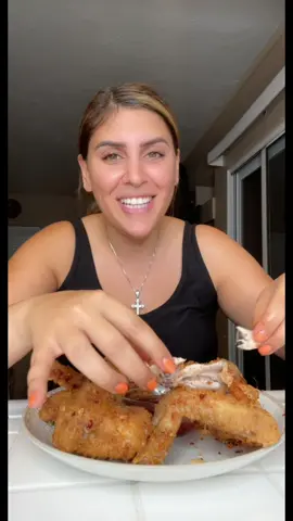 I just made garlic parmesan chicken wings for the first time and they came out really tasty 🍗🧄🧀 أول مره اجرب اطبخ أجنحة مع الثوم والجبن البارميزان pt 2 #foryou #fyp #eatingshow #eating #homemade #foodreview #chickenwings #garlicparmesanwings 