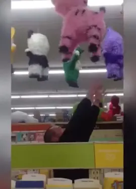 You really want this one? #pinata #fy #funnyvideos #fail #stoopidly 