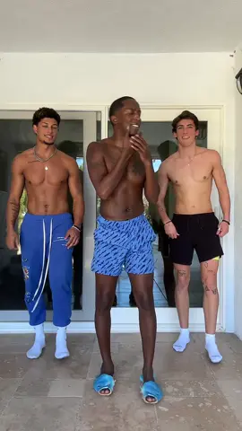 After 47 takes we where finally able to get this lol @Jaylyn Rapp @brockdavisofficial 