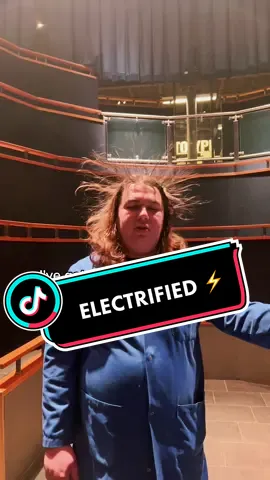 Get electrified with a Van de Graaff generator! ⚡️ #electricity #physics #vandegraaffgenerator #vandegraaff #sciencedemo #sciencenorth 