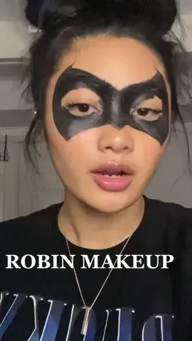 begging someone to just take away my black eyeliner bc i can’t keep flopping like this😭 #makeuptutorial #teentitanscosplay #robin #halloweenmakeup #costumeinspo 