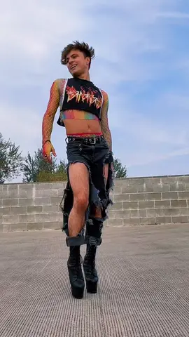 Just dance👠 (dc: @terence.io )