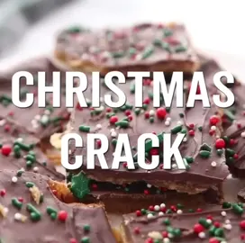 Christmas crack🎄 #christmas #xmas #fyp #baking #viral #yummy #treats #dessert #trending #foryou #winter #fun #decoration #fypシ #Love #christmas2022 #omg #wow #satisfying #cute #cool #decmber #cantwait #tiktok      (v.c- kristyn-lil Luna