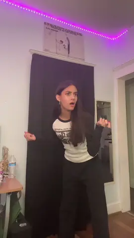 #stitch with @richie.los WHY DID THEY START CIRCLING😭😭 (TIKTOK THEY ARE FIREWORKS 🎆 )