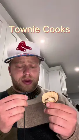 The North End has me beat, but here’s a simple Chicken Marsala recipe to make for ya mothah #chickenmarsala #thetraveltownie #boston #bostonma #northend 