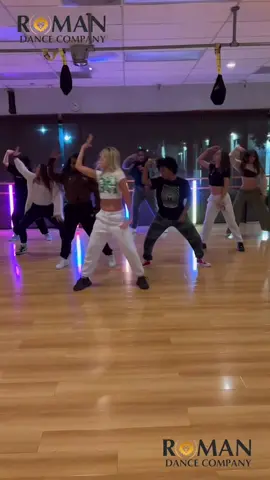 The Queens Are Back 👑 @nickiminaj #bigbank #nickiminaj #girlpower #baddies #romandancecompany #romanlionchoreography #girlsquad #hiphopchoreography #live 