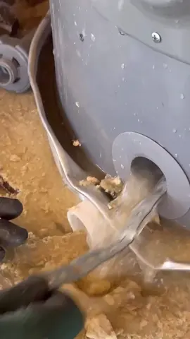 Clean your water heater today! 🛀 #plomero #plumber #waterheater #plumbing #fyp #DIY 
