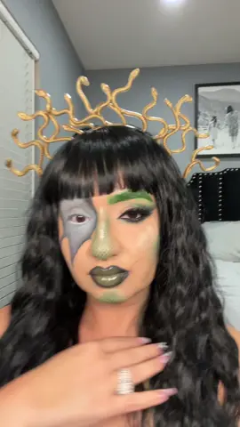 🐍🐍🐍   #medusa #halloweenmakeup #halloweenmakeuplook #foryou #fyp 